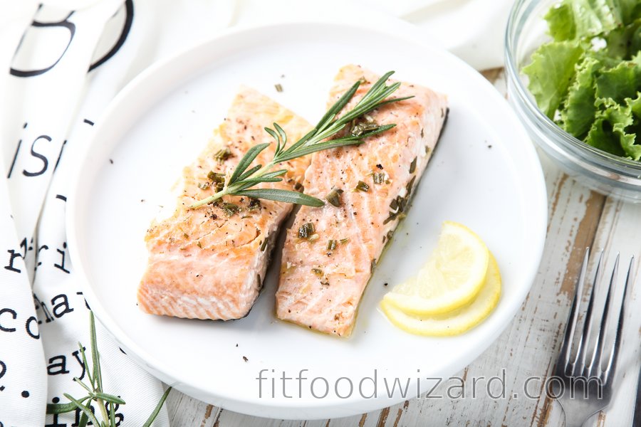 Fit salmon with lemon and rosemary | fitfoodwizard.com