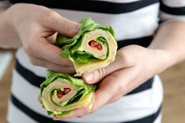 Low-carb lettuce wrap